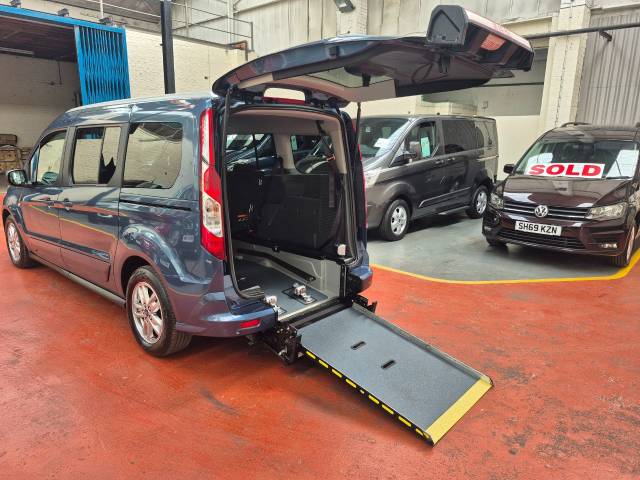 2020 Ford Grand Tourneo Connect WHEELCHAIR ACCESSIBLE 1.5 EcoBlue 120 Titanium 5dr